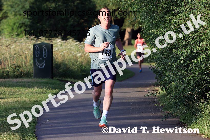 The 2025 Tynedale Pie n Peas 10k Road Race, Ovington to Low Prudhoe, Northumberland. Photo: David T. Hewitson/Sports for All Pics